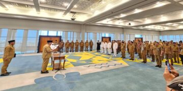 Wali Kota Tangerang Selatan, Benyamin Davnie, melantik 57 Pegawai Negeri Sipil (PNS) ke dalam Jabatan Administrator dan Jabatan Pengawas di lingkungan Pemerintah Kota Tangerang Selatan. Prosesi pelantikan berlangsung di Pusat Pemerintahan Kota (Puspemkot) Tangsel.