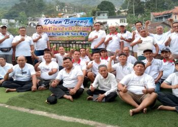 Dolan Bareng RW 01 Pondok Betung menjadi ajang memperkuat kebersamaan seluruh Ketua RT dan staf. Kegiatan berlangsung di Villa Uwo Atu, Cigombong, Bogor, Sabtu (25/7) hingga Minggu (26/7).
