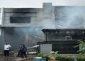 Kebakaran Gudang Taman Tekno BSD menghanguskan tiga gudang penyimpanan powerbank, mainan, dan ATK di Tangerang Selatan. Kerugian mencapai miliaran rupiah tanpa korban jiwa.
