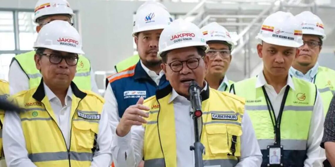 Selain itu, koridor sepanjang 12,2 kilometer tersebut akan memperkuat konektivitas transportasi publik