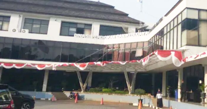 Program Sekolah Gratis Banten Terancam, Tujuh SMA Swasta Ajukan Mundur