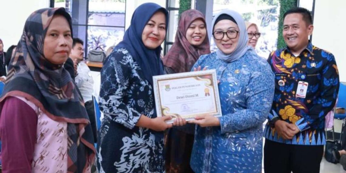 Pengurus UMKM Kelapa Dua Diminta Kreatif dan Inovatif Tingkatkan Daya Saing