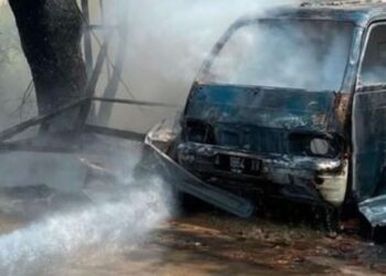 Bakar Sampah Picu Mobil dan Warung Hangus di Kronjo Tangerang