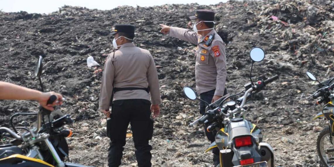 Antisipasi Kebakaran, Patroli TPA Jatiwaringin Libatkan Polisi, TNI, dan Damkar
