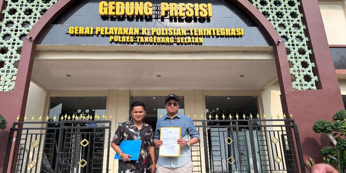 Calon jemaah umrah melaporkan PT Solusi Baitullah Indonesia ke Polres Tangerang Selatan.