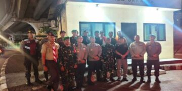 Kapolres Tangerang Selatan AKBP Boy Jumalolo mengecek Pos Jaga Jakarta Fly Over Ciputat, Rabu (26/8/2026) malam