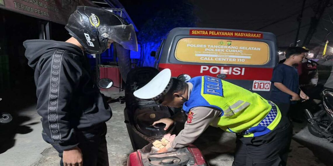 Razia stasioner Polsek Curug kembali berlangsung untuk menjaga keamanan dan ketertiban masyarakat.