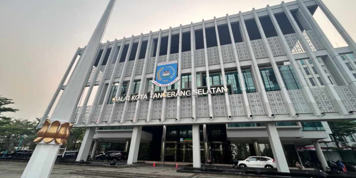 Wali Kota Tangerang Selatan Benyamin Davnie memastikan gaji PPPK masuk RAPBD 2027 Tangsel.