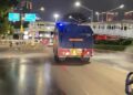 Brimob Polda Metro Jaya mengerahkan personel untuk mengantisipasi sebaran abu vulkanik Gunung Anak Krakatau, Minggu (6/9/2026).
