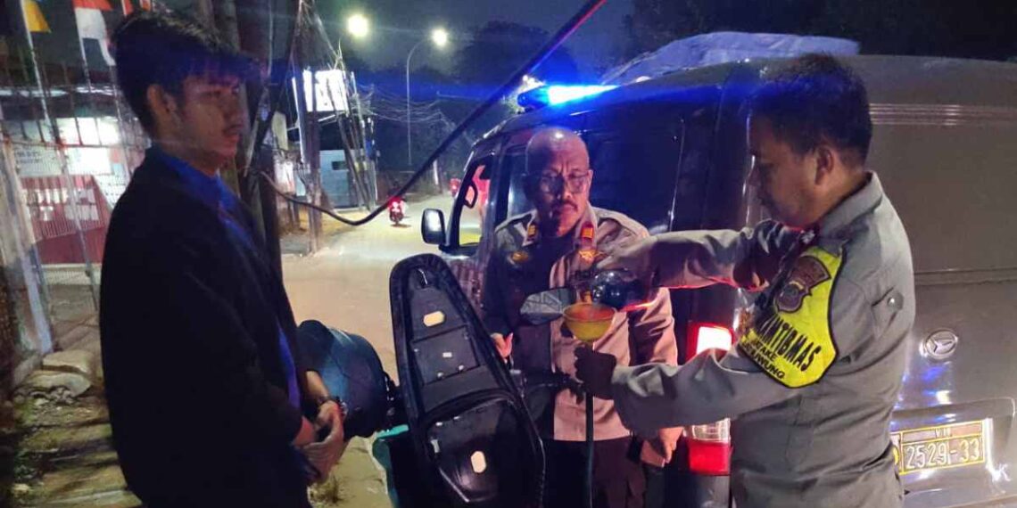Call Center 110 Polres Metro Tangerang Kota Bantu Warga Kehabisan Bensin