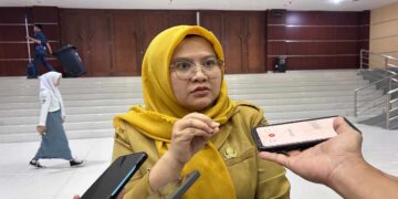 Dampak abu vulkanik dapat mengganggu kesehatan, terutama saluran pernapasan warga Tangerang Selatan