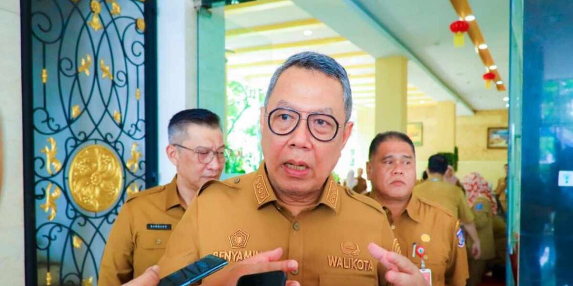 Pemkot Tangsel memperkuat pengentasan kemiskinan melalui pemberdayaan masyarakat dan pemenuhan kebutuhan dasar.
