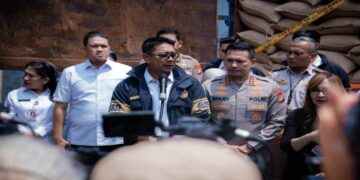 Polda Metro Jaya mengungkap dugaan impor kacang tanah ilegal dengan total barang mencapai 49,85 ton.