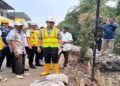 Wakil Wali Kota Tangerang Selatan (Tangsel) Pilar Saga Ichsan meninjau Proyek turap dan bronjong di sejumlah titik wilayah Tangsel, Rabu (2/9/2026).