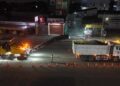 Rekonstruksi Jalan Rawa Buntu Tangsel menemukan dua titik kerusakan beton. Perbaikan mencakup pembongkaran, pengecoran, dan pemulihan aspal.