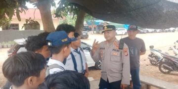 Polsek Cisauk menggelar program CETAR untuk mencegah tawuran pelajar di SMPN 8 Tangerang Selatan.