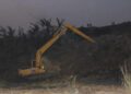 Kebakaran ilalang di sekitar landfill TPA Cipeucang, Tangerang Selatan, berhasil dipadamkan dalam waktu kurang dari satu jam pada Jumat (16/10/2026).