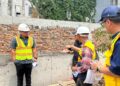 Pilar Saga Ichsan menyoroti sampah di kali Tangsel dan meminta lurah serta camat menggerakkan warga menjaga kebersihan aliran air.